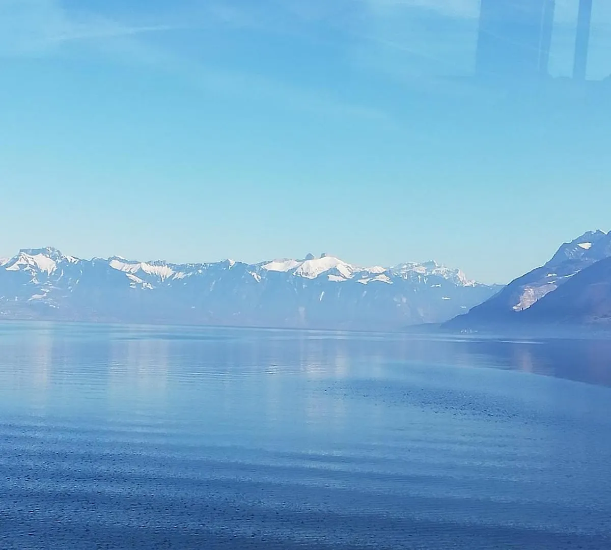 Bright Modern Apartment With Lake View In Evian Neuvecelle