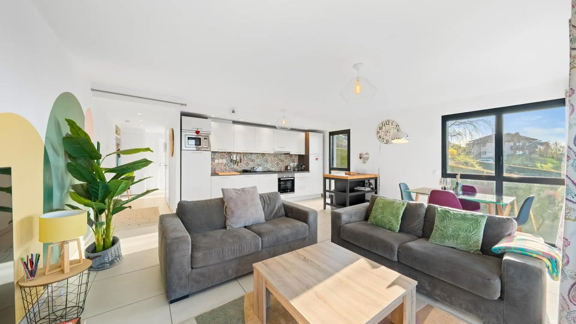 Bright Modern Apartment With Lake View In Evian Neuvecelle