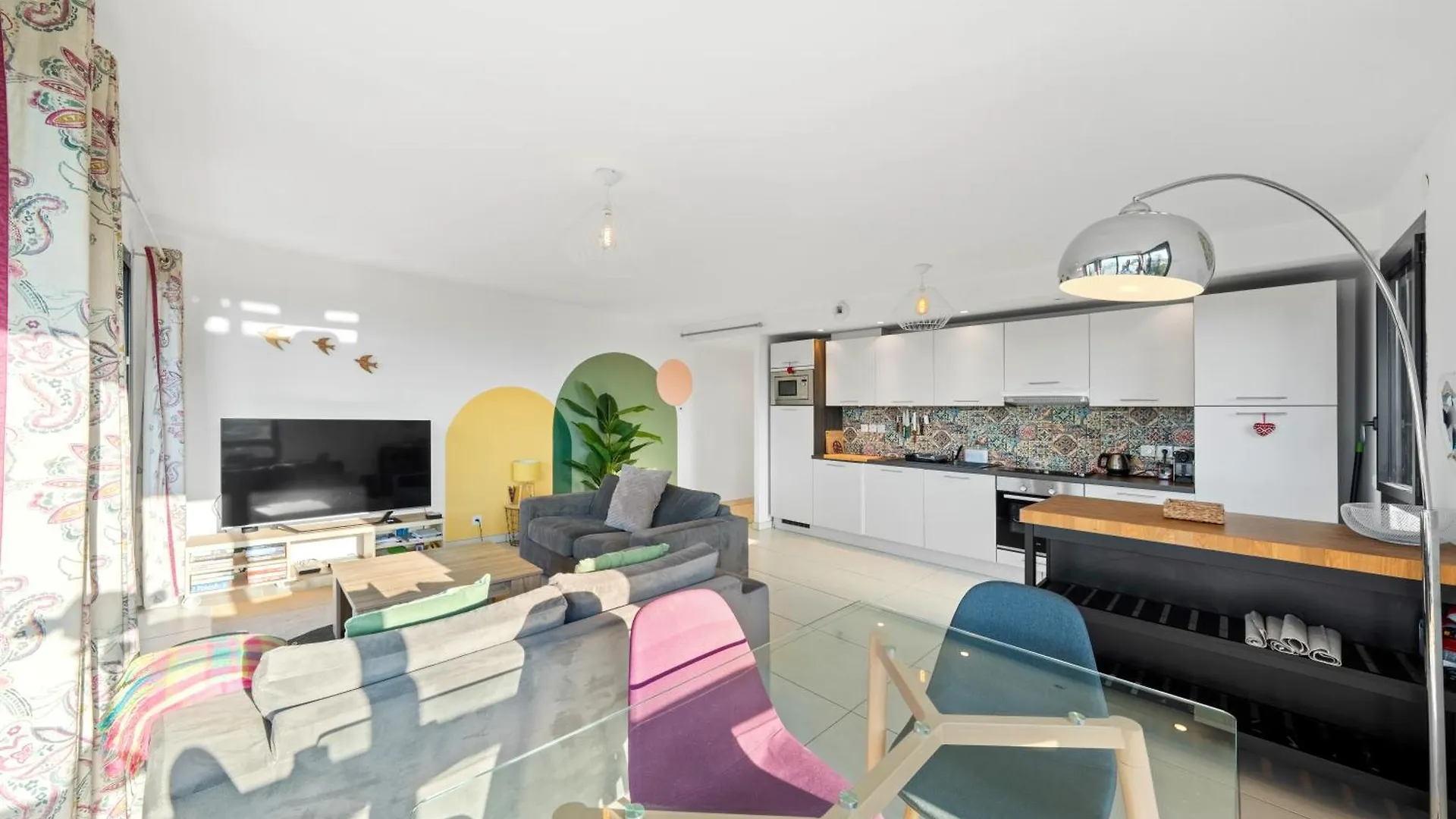 Bright Modern Apartment With Lake View In Evian Neuvecelle